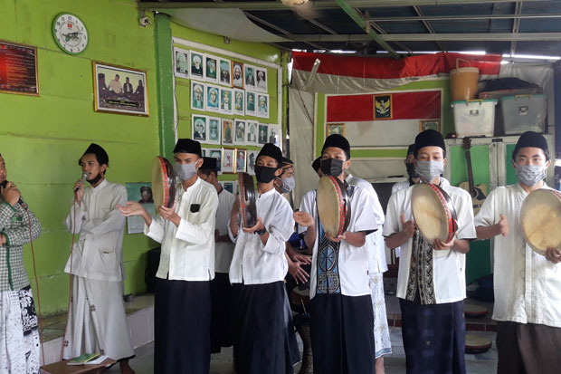 Syahdu, Kegiatan Santunan Baja Perindo Diiringi Hadrah Yayasan Nurul Qulub