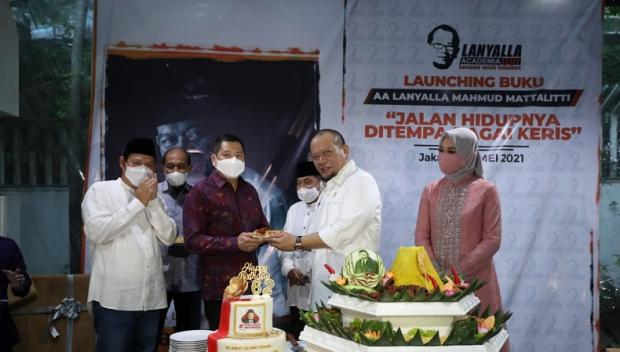 Peluncuran Buku La Nyalla, Hary Tanoesoedibjo: Tegas dan Bisa Dipercaya, Cocok Jadi Pemimpin 