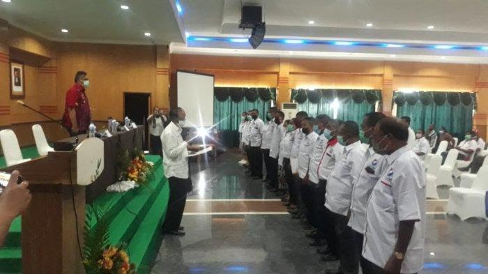 Jonathan Nubatonis Lantik Pengurus DPD Perindo Sikka