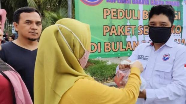 Berbagi Kebaikan, DPP Pemuda Perindo Bagikan 300 Paket Sembako di Bekasi 