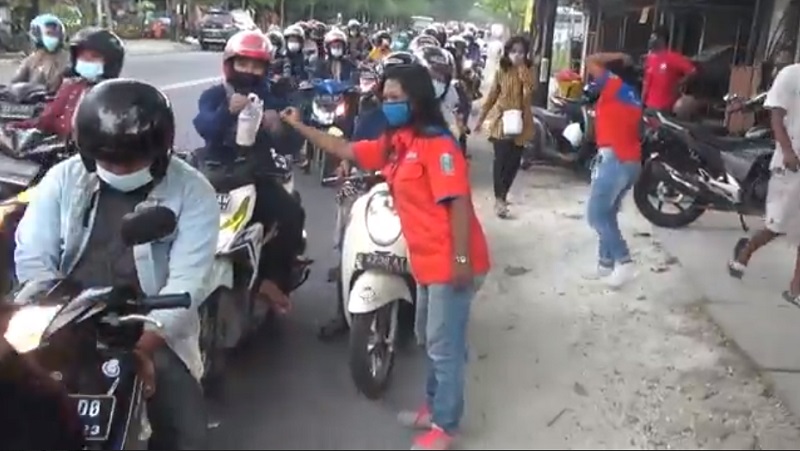 Bagikan 150 Paket Takjil, DPW Rescue Perindo Jatim Sapa Warga Bojonegoro