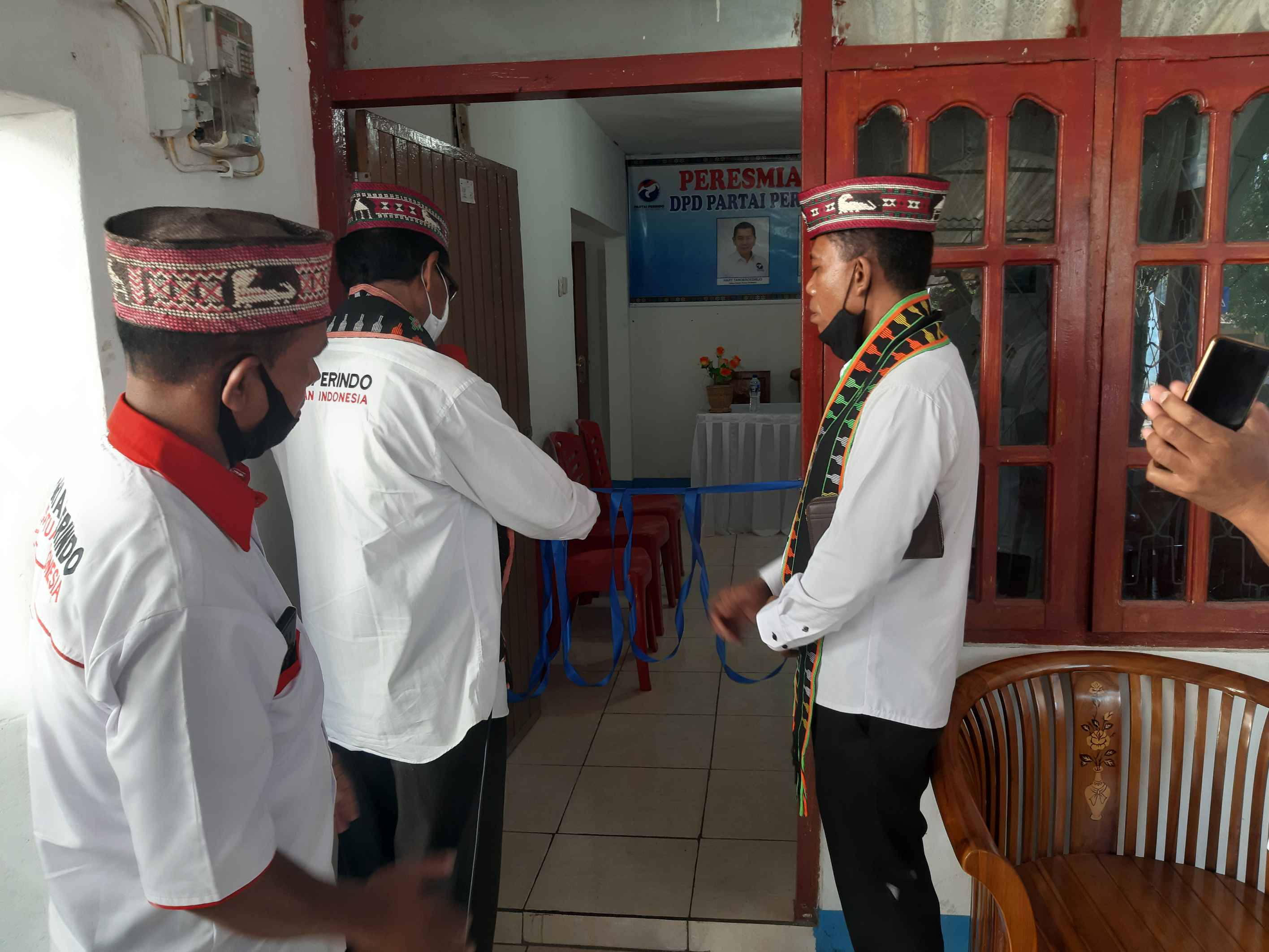Jonathan Nubatonis Resmikan Kantor DPD Perindo Manggarai Barat
