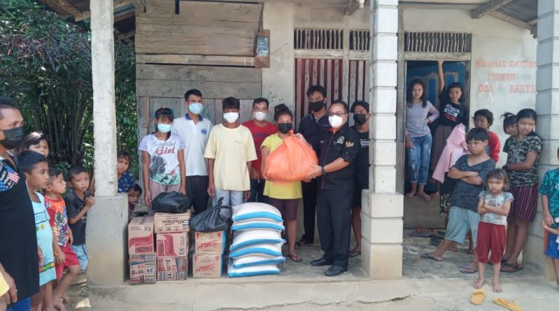 Legislator Perindo Landak Salurkan Bantuan kepada Korban Kebakaran