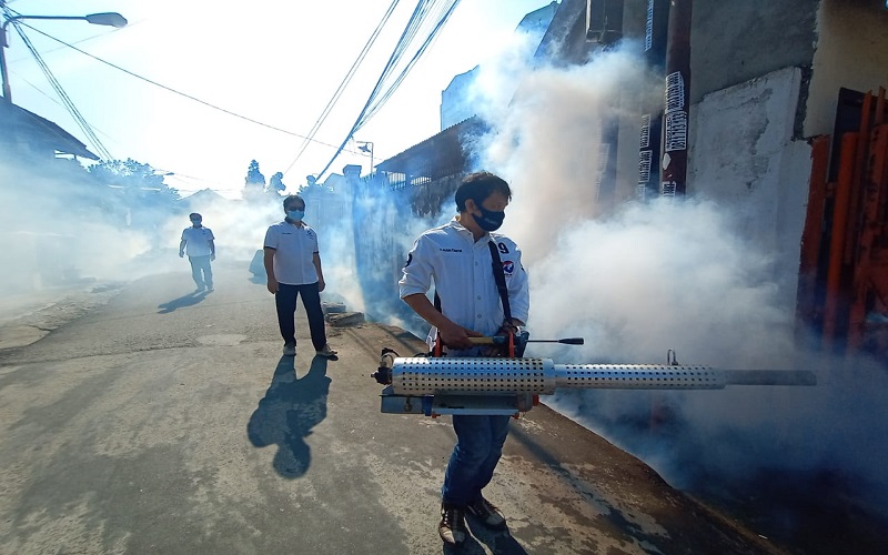 Berantas DBD, Perindo Sumsel Fogging Permukiman Warga di Palembang