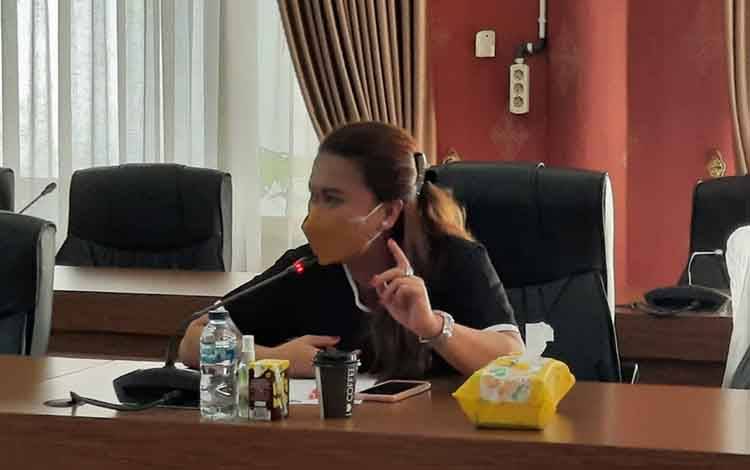 Pedagang Menjerit, Srikandi Perindo Teteskan Air Mata saat Bahas Usulan Perda Prokes