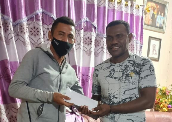 Legislator Perindo Sorong Bantu Biaya Anak Sekolah dan Mahasiswa di Tengah Krisis Covid-19