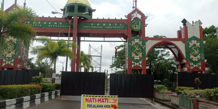 Politikus Partai Perindo Kotim Kritisi Renovasi Gerbang Sahati Seharga Ratusan Juta