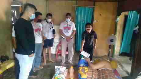 Sambangi Warga, Perindo Langkat Beri Bantuan Sembako dan Uang