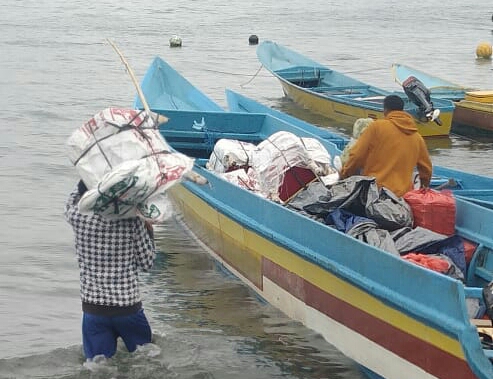 Politikus Perindo Busel Arungi Lautan demi Sumbangkan 100 Kursi Gereja