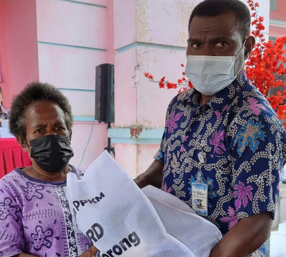 Legislator Perindo Sorong Sebar Sembako di Masa Pandemi