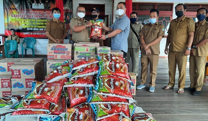 Dewan Partai Perindo Kotim Sumbangkan Ratusan Paket Sembako ke Korban Banjir