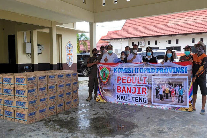 Salurkan Bantuan, Legislator Partai Perindo Kalteng: Aktivitas Warga Katingan Lumpuh Akibat Banjir