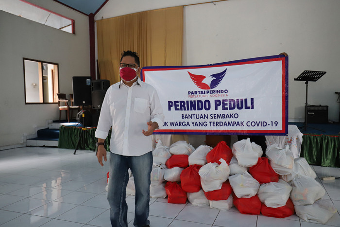 FOTO: Gerkindo Salurkan 50 Paket Sembako ke Rumah Ibadah di Depok