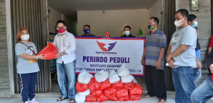 Gerkindo Bagikan 50 Paket Sembako kepada Pekerja Rumah Ibadah di Cileungsi Bogor