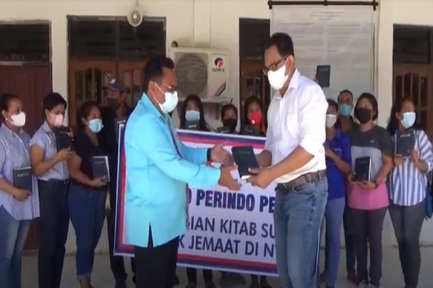 Jamaat Senang Dapat Alkitab dari Gerkindo, Ketua Sinode GMMI Sampaikan Terima Kasih