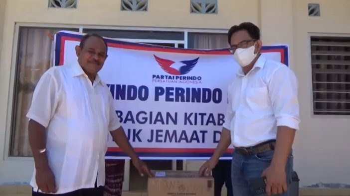 Gerkindo Salurkan 600 Alkitab ke 6 Gereja di NTT