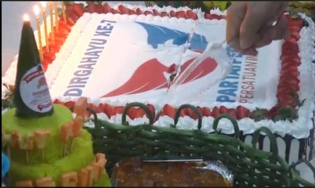 7 Tumpeng Tandai Perayaan HUT Partai Perindo di Jawa Tengah