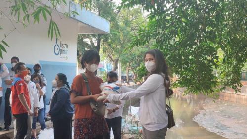 Ungkapan Bahagia Warga Terima Bantuan Sembako dari Partai Perindo