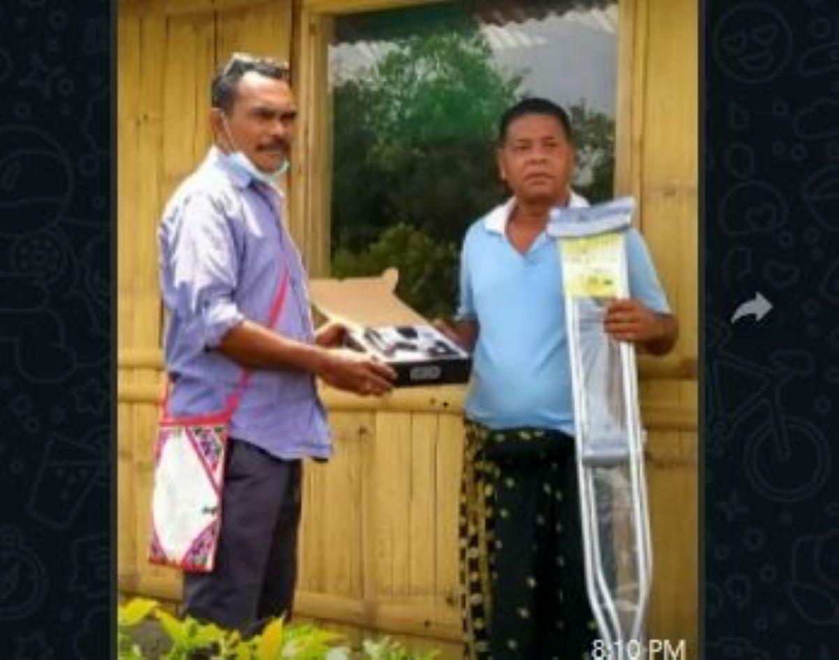 Sambangi Desa Were, Politisi Partai Perindo NTT Bantu Penyandang Disabilitas
