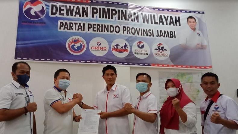 Partai Perindo Jambi Serahkan SK DPD Sungai Penuh Sekaligus Salurkan Bantuan Beras