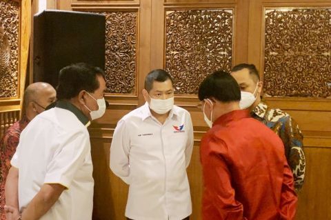 6 Petinggi Parpol Nonparlemen Terlihat Akrab dalam Pertemuan di Menteng