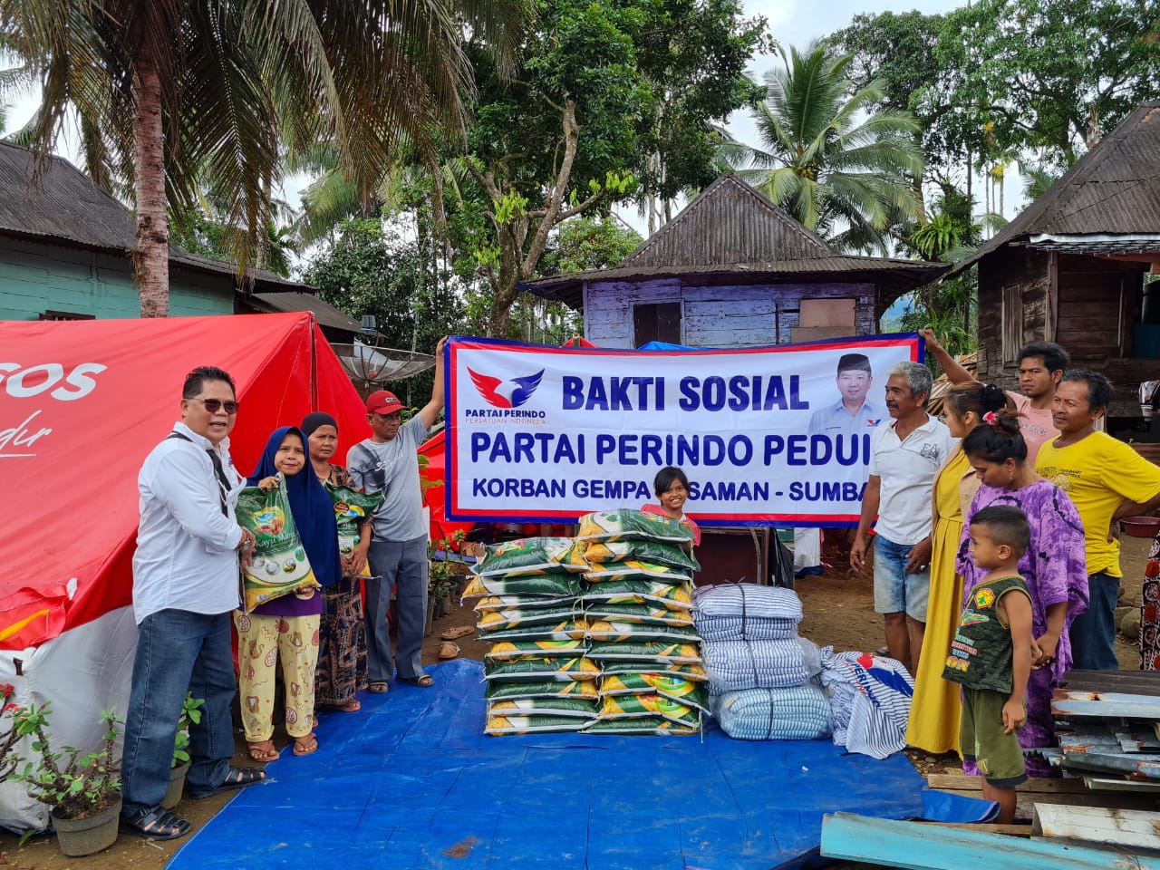 Peduli & Turun Tangan, Partai Perindo Bagikan 1.000 Paket Sembako ke Pengungsi Gempa Pasaman Barat