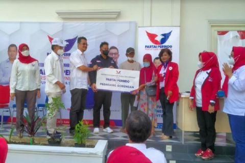 Partai Perindo Jabar Bagikan Bantuan Modal Usaha dan Gerobak untuk Pedagang Kecil