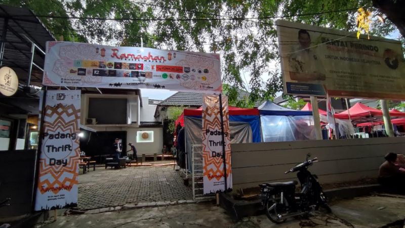 Bazar di Kantor Partai Perindo Sumbar Makin Malam Semakin Ramai