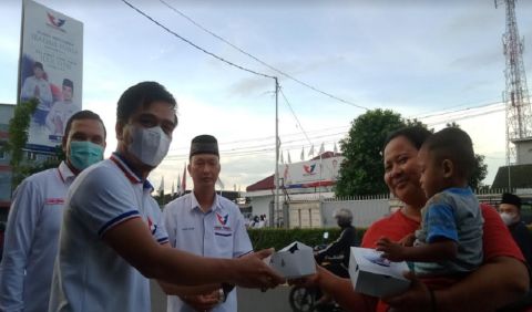 DPD Kota Jambi Bersama Kartini Perindo Berbagi 1.200 Paket Takjil Buka Puasa 