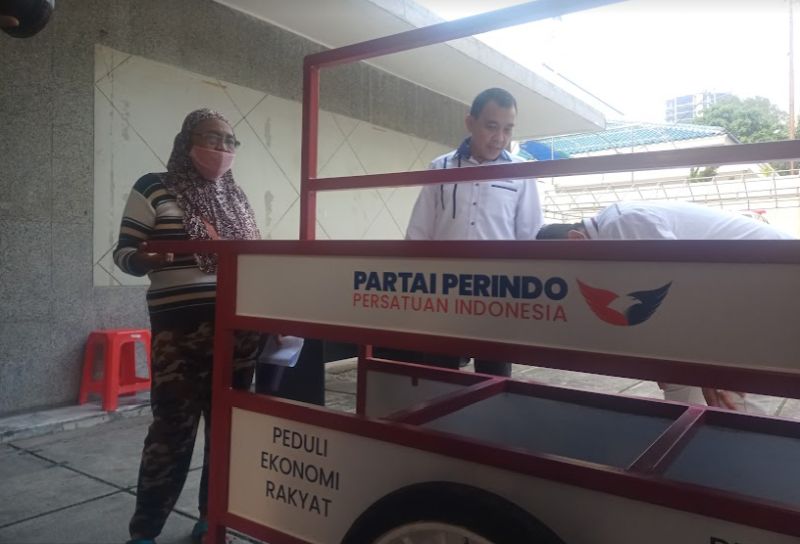 Partai Perindo Ungkap Alasan Pilih Mayem Sebagai Penerima Gerobak