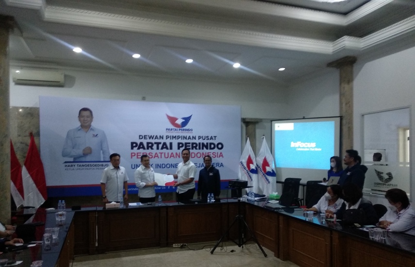 Resmi! Aktivis Antikorupsi Tama S Langkun Bergabung dengan Partai Perindo