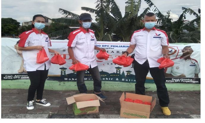 Partai Perindo Jakarta Utara Bagikan Takjil Gratis