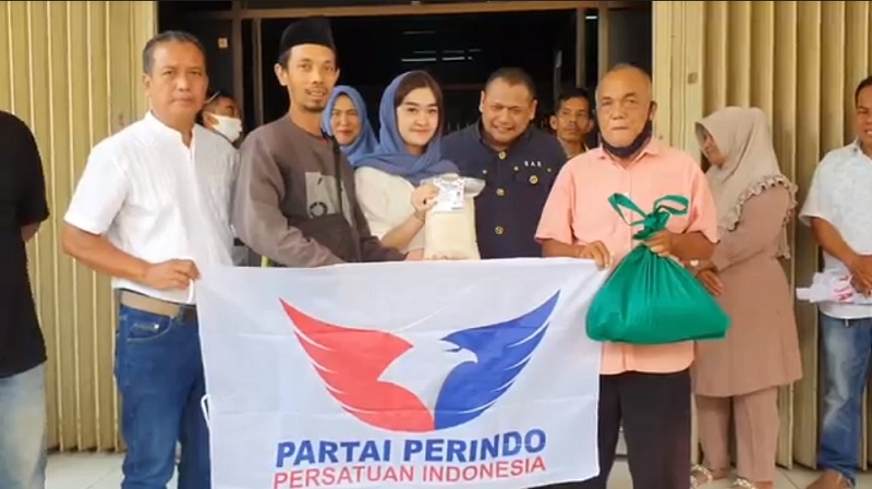 Manfaatkan Momen Lebaran, Partai Perindo Samarinda Bagikan 1.500 Paket Sembako