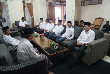 KH Dimyati Rois Wafat, Hary Tanoesoedibjo Berduka: Beliau Ulama Kharismatik, Memberi Pengajaran dengan Teladannya