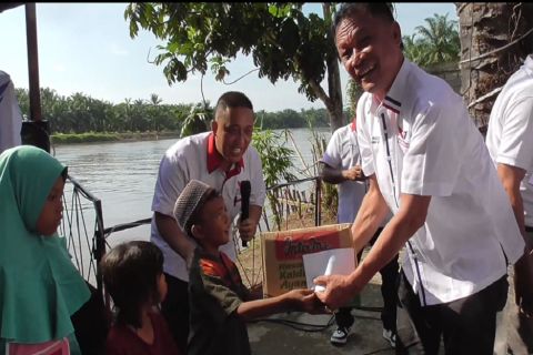 Rayakan HUT ke- 7, Partai Perindo Labuhanbatu Berbagi dengan Anak Yatim