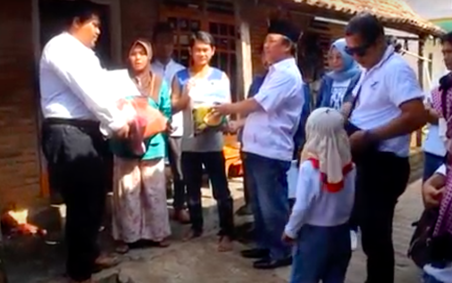 Warga Apresiasi Aksi Sosial Partai Perindo Metro Lampung Bagikan Bantuan Sembako