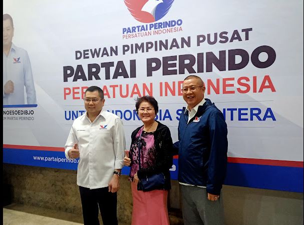 Ibunda Turut Saksikan Redi Dilantik Jadi Ketua Bidang Perdagangan dan Perindustrian Perindo