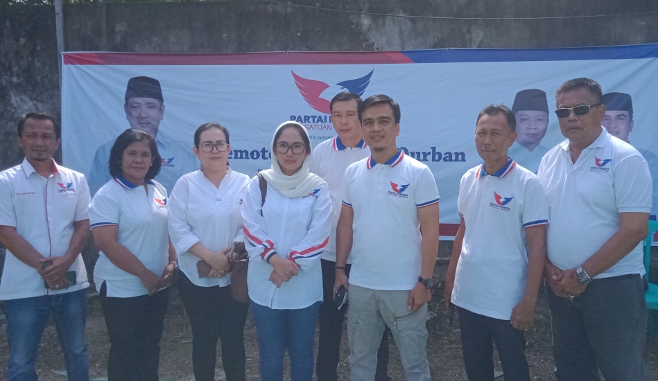 DPW Partai Perindo Jambi Bagikan Ratusan Paket Daging Kurban ke Warga     
