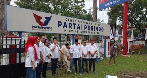 Partai Perindo Sumut Sembelih 4 Ekor Hewan Kurban