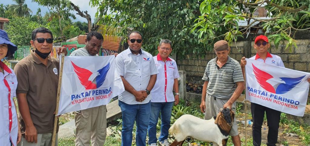 Partai Perindo Jayapura Serahkan Hewan Kurban untuk Masjid di Sentani