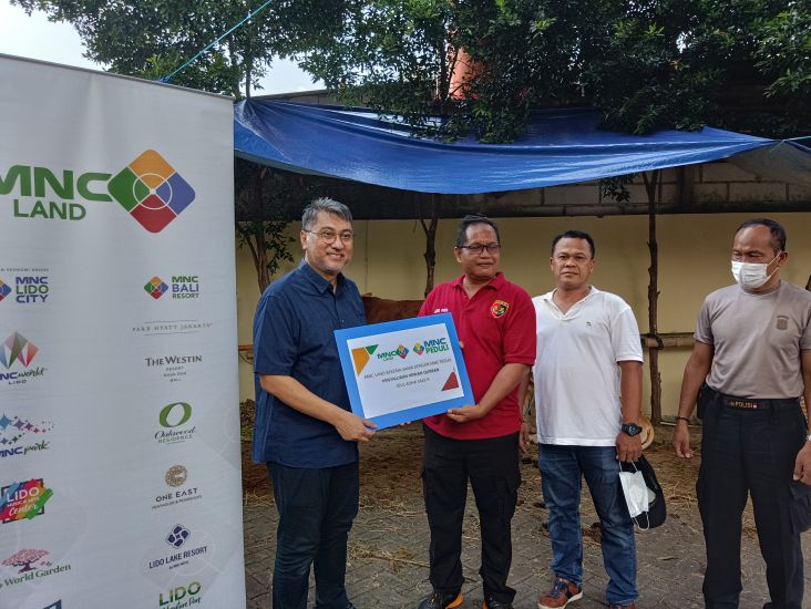 MNC Peduli dan Partai Perindo Berikan Bantuan Hewan Kurban untuk Polres Jakpus