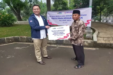 MNC Peduli-Partai Perindo Salurkan Hewan Kurban untuk Masjid Baitul Faidzin Cibinong