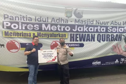 Terima Hewan Kurban dari MNC Peduli dan Partai Perindo, Polres Jaksel: Semoga Bisa Terus Bantu Masyarakat