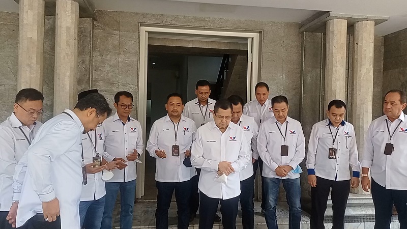 Diawali Doa Bersama, Rombongan Partai Perindo Berangkat ke KPU Daftar Pemilu 2024