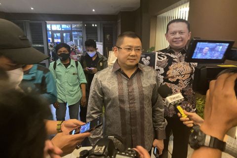 HT Hadiri Peluncuran 2 Buku Baru Karya Bambang Soesatyo