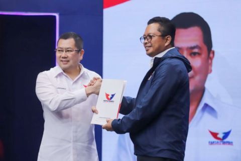 HT: Pak Mahyudin Memiliki Karier Politik yang Cemerlang Sejak Muda