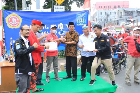 HUT ke-77 RI, Ribuan Warga Paseban Senen Ikut Karnaval Kemerdekaan Partai Perindo Jakpus