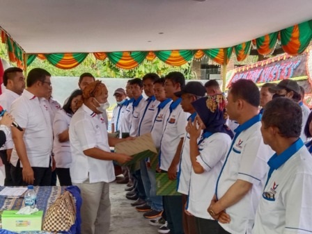 Amran Sinaga Lantik 32 DPC Partai Perindo se-Simalungun, 2024 Target 7 Kursi Dewan