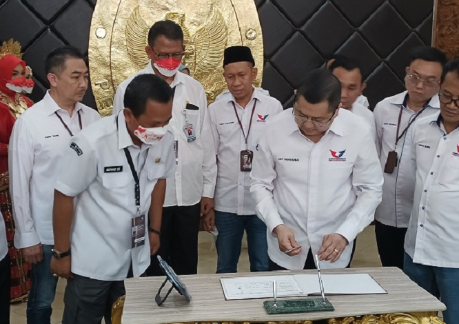 Tiba di KPU RI, Pengurus Partai Perindo Langsung ke Ruang Pendaftaran