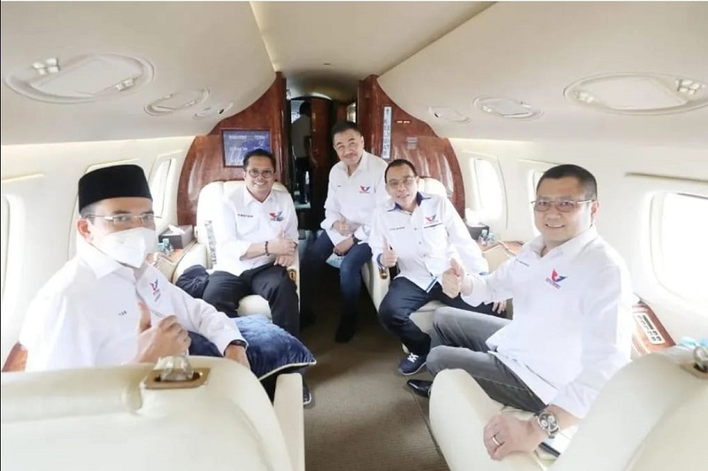 Moment Kebersamaan HT dan Jajaran Petinggi Partai Perindo Seusai Kunjungan ke Samarinda